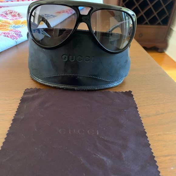 GUCCI VINTAGE 2000'S STUDDED SHEILD SUNGLASSES - Picture 2 of 8